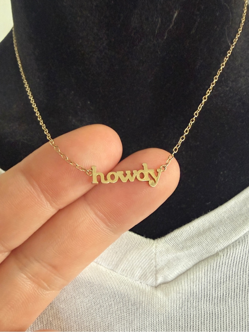 Gold Tone 'howdy' Script Choker Necklace - Minimal Women's Jewelry